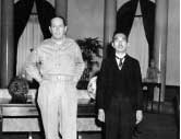 famous photo MacArthur and Hirohito